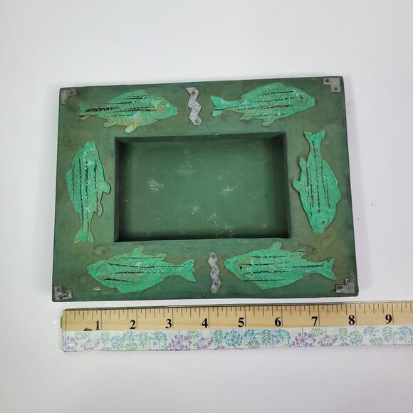 Green Wood Picture Frame With Metal Fish Accents 3" x 4.5" Photo Opening - Picture 7 of 9